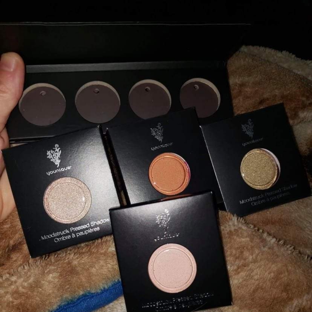 Younique quad palette with 4 colors
